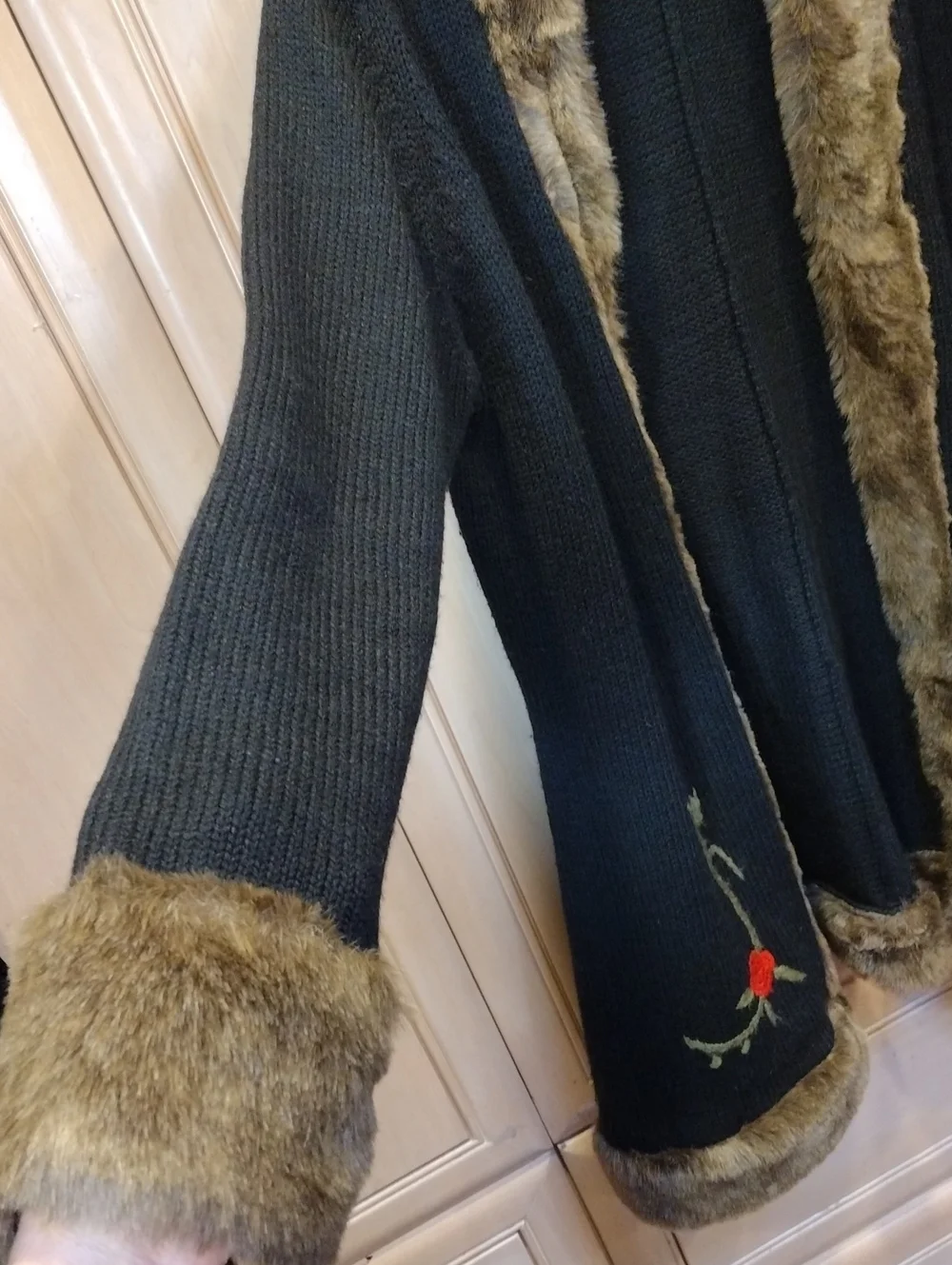 Vtg torrid Black Boho Goth Penny Lane Cardigan w/ faux Fur & Rose Embroidery - Picture 13 of 15